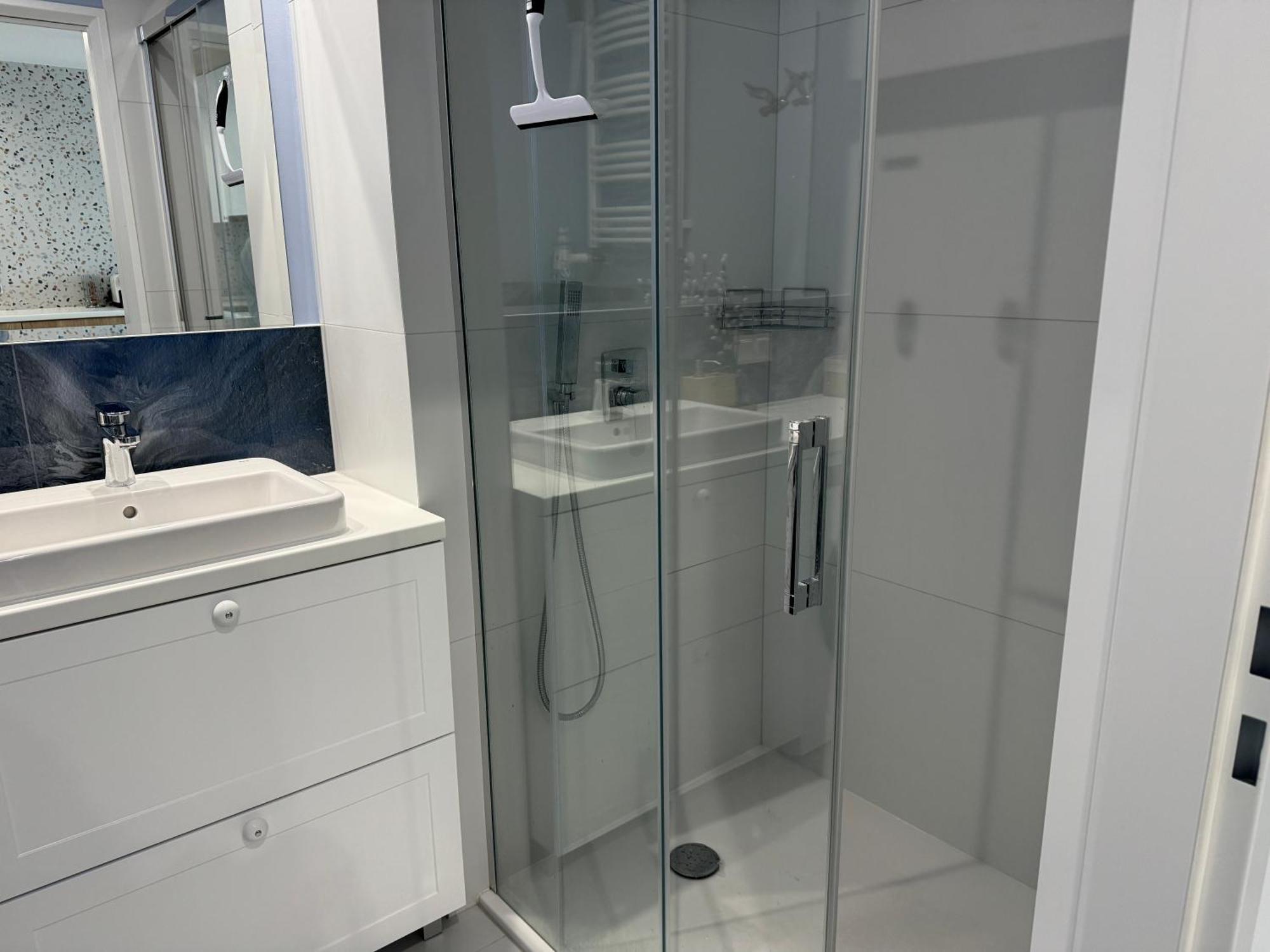 4Summer Kolobrzeg Apartamenty White Blue Sauna & Fitness & Parking 100 Metrow Do Pieknej Szerokiej Piaszczystej Plazy, Wspanialy Widok Z Duzego Tarasu! 100 Meter Zu Einem Schoenen Breiten Sandstrand, Herrliche Aussicht Von Einer Grossen Terrasse! Eksteriør bilde