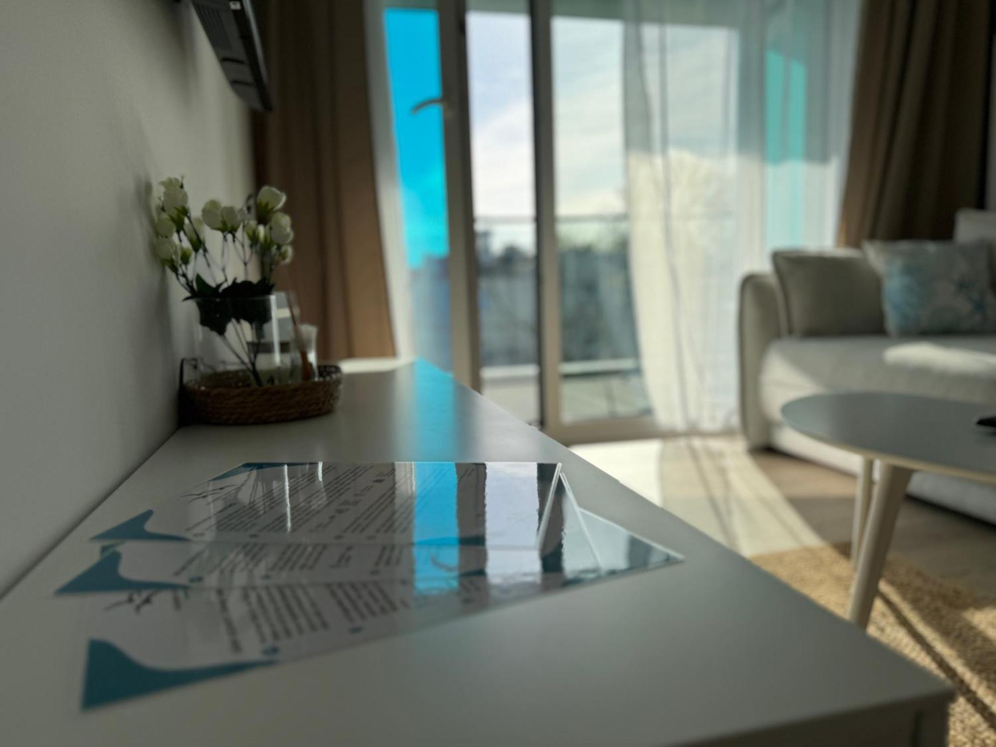 4Summer Kolobrzeg Apartamenty White Blue Sauna & Fitness & Parking 100 Metrow Do Pieknej Szerokiej Piaszczystej Plazy, Wspanialy Widok Z Duzego Tarasu! 100 Meter Zu Einem Schoenen Breiten Sandstrand, Herrliche Aussicht Von Einer Grossen Terrasse! Eksteriør bilde