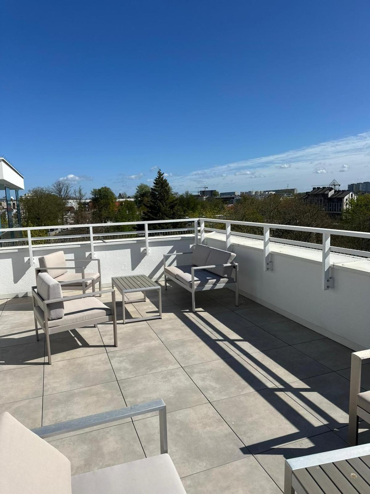 4Summer Kolobrzeg Apartamenty White Blue Sauna & Fitness & Parking 100 Metrow Do Pieknej Szerokiej Piaszczystej Plazy, Wspanialy Widok Z Duzego Tarasu! 100 Meter Zu Einem Schoenen Breiten Sandstrand, Herrliche Aussicht Von Einer Grossen Terrasse! Eksteriør bilde