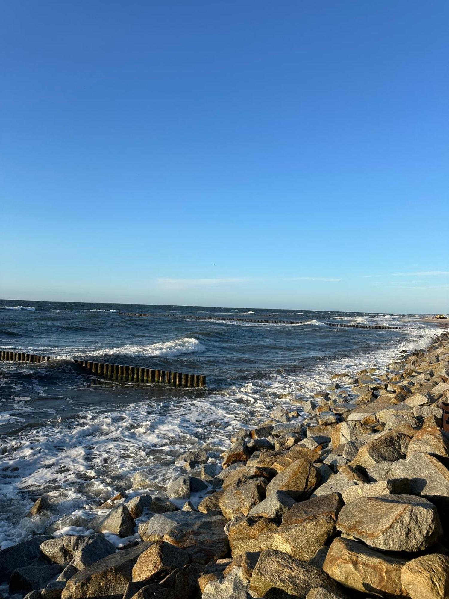 4Summer Kolobrzeg Apartamenty White Blue Sauna & Fitness & Parking 100 Metrow Do Pieknej Szerokiej Piaszczystej Plazy, Wspanialy Widok Z Duzego Tarasu! 100 Meter Zu Einem Schoenen Breiten Sandstrand, Herrliche Aussicht Von Einer Grossen Terrasse! Eksteriør bilde