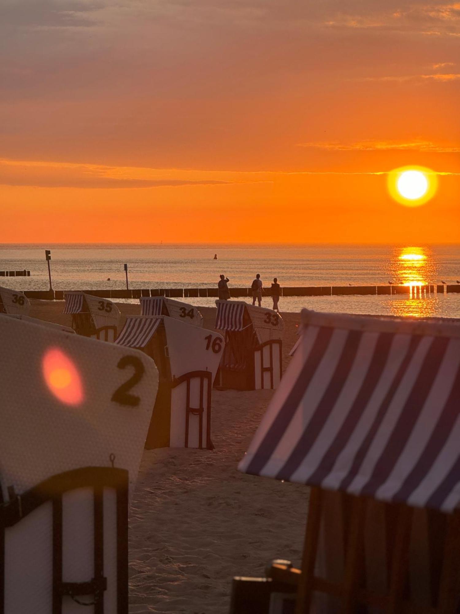 4Summer Kolobrzeg Apartamenty White Blue Sauna & Fitness & Parking 100 Metrow Do Pieknej Szerokiej Piaszczystej Plazy, Wspanialy Widok Z Duzego Tarasu! 100 Meter Zu Einem Schoenen Breiten Sandstrand, Herrliche Aussicht Von Einer Grossen Terrasse! Eksteriør bilde