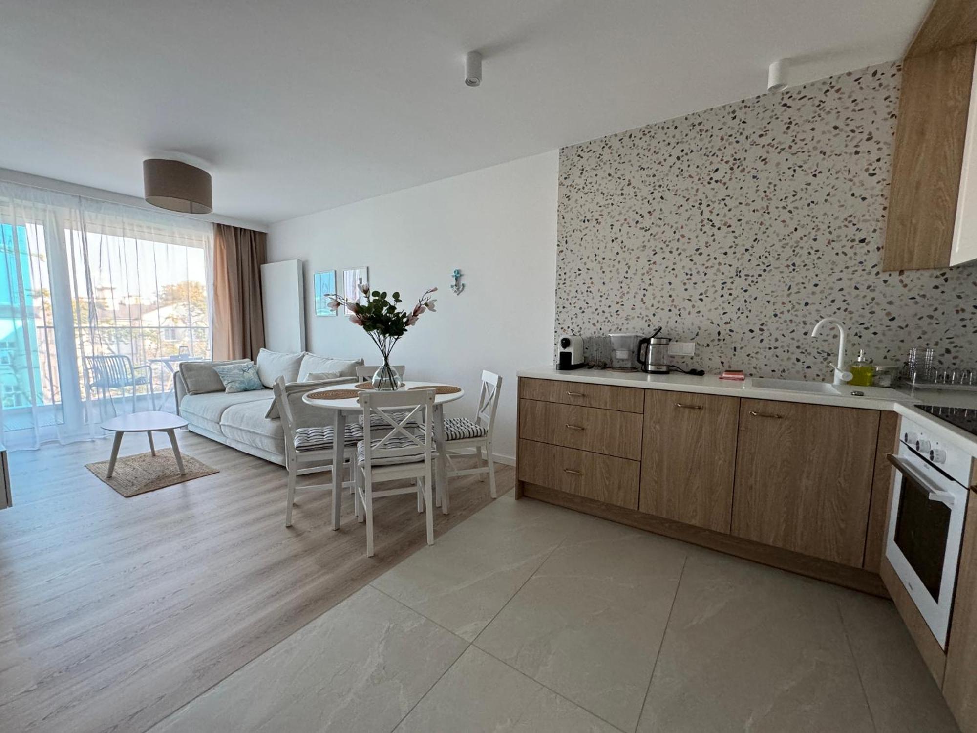 4Summer Kolobrzeg Apartamenty White Blue Sauna & Fitness & Parking 100 Metrow Do Pieknej Szerokiej Piaszczystej Plazy, Wspanialy Widok Z Duzego Tarasu! 100 Meter Zu Einem Schoenen Breiten Sandstrand, Herrliche Aussicht Von Einer Grossen Terrasse! Eksteriør bilde